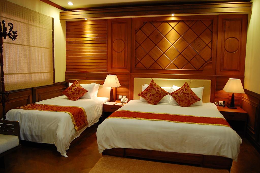 The Golden Lake Hotel Naypyidaw Extérieur photo