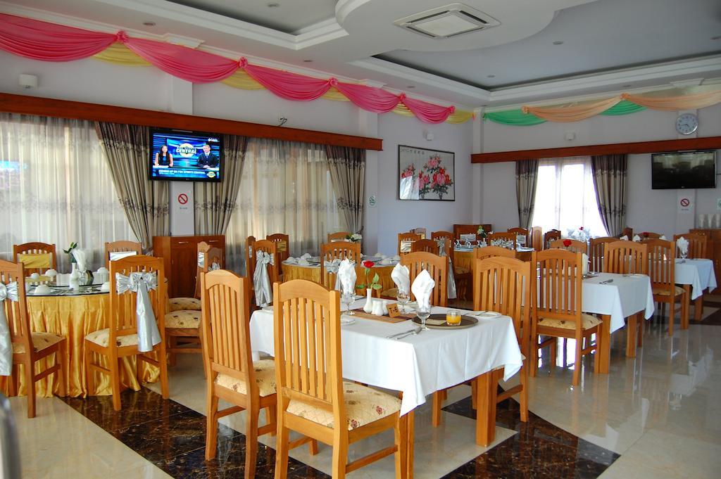 The Golden Lake Hotel Naypyidaw Extérieur photo