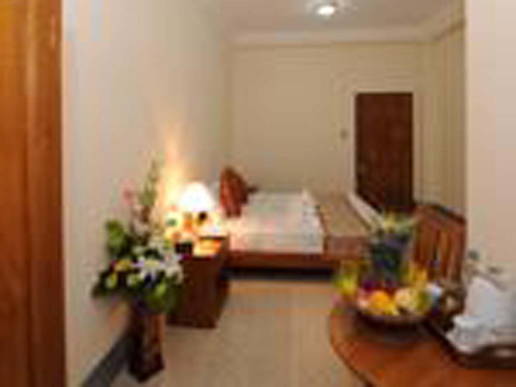 The Golden Lake Hotel Naypyidaw Extérieur photo
