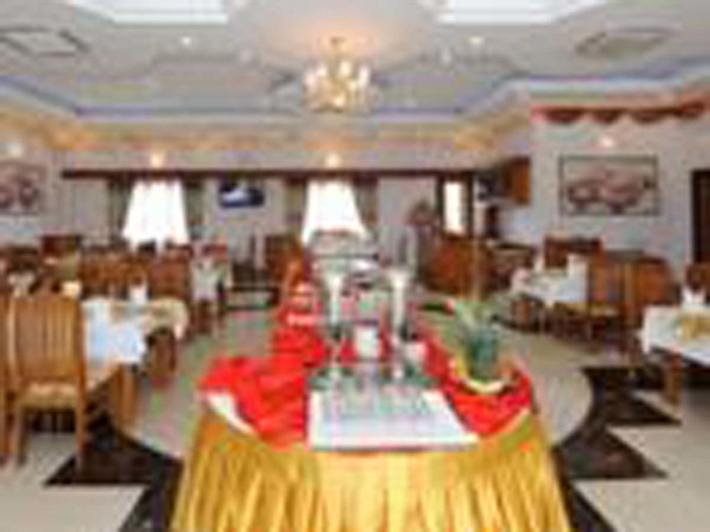 The Golden Lake Hotel Naypyidaw Extérieur photo